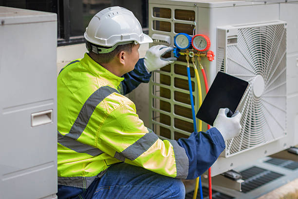 Professional Hvac technician working in Maywood, CA